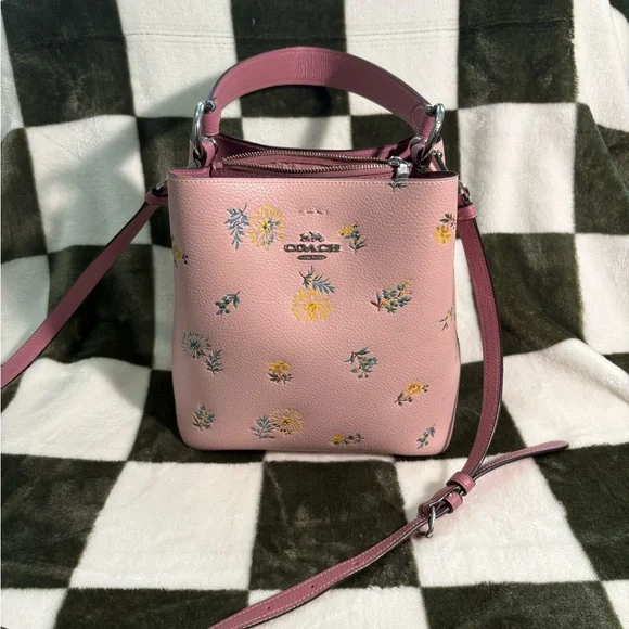COACH Purse - Pink Small Town Bucket Bag With Dandelion Floral Print - Picture 1 of 4